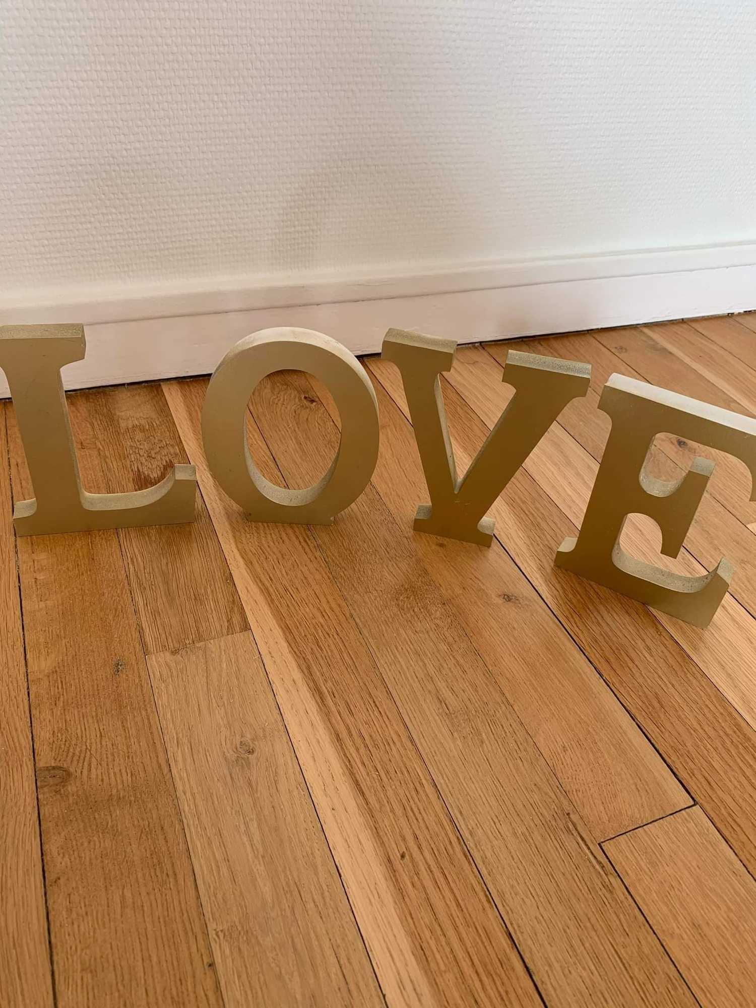 Lettres love gold à Digon 