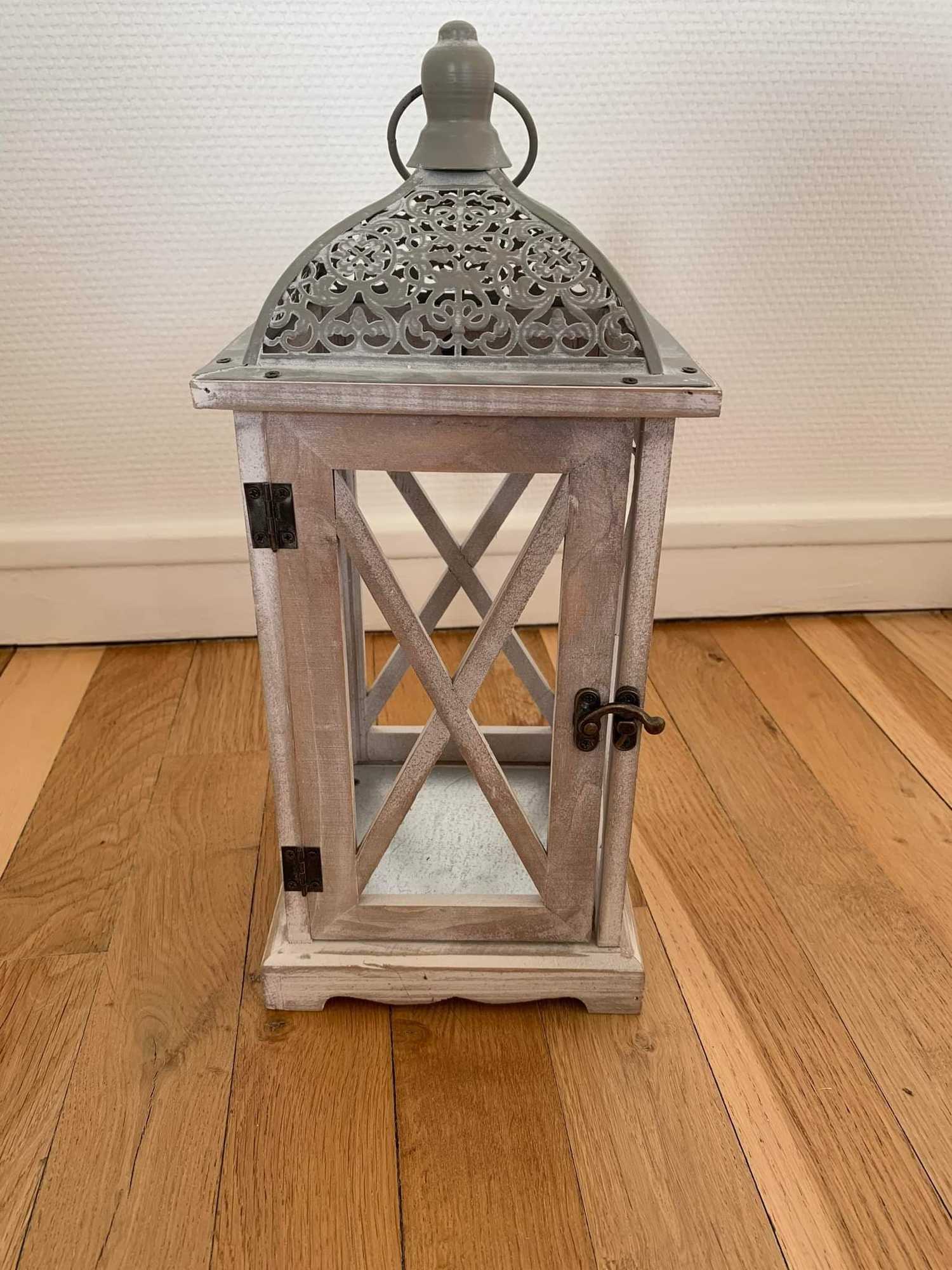 Lanterne bois à Dijon 