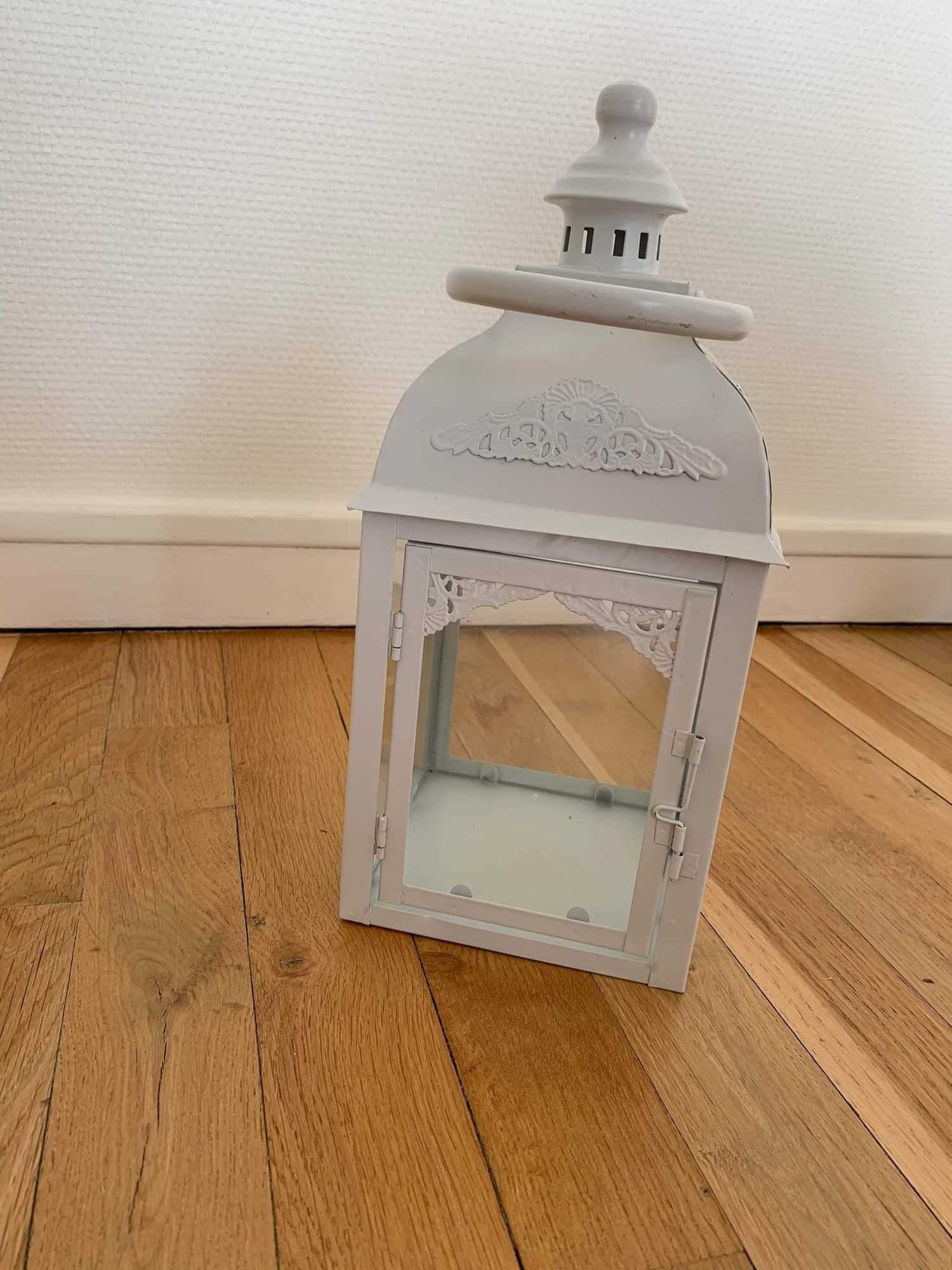 Lanterne blanche à Troyes 